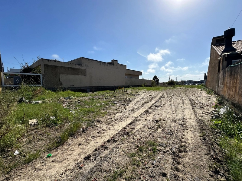 Terreno à venda em Imbé: 1ª foto da galeria de imagens do imóvel