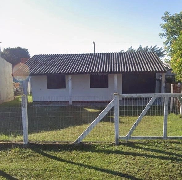 Casa à venda em Imbé: 1ª foto da galeria de imagens do imóvel