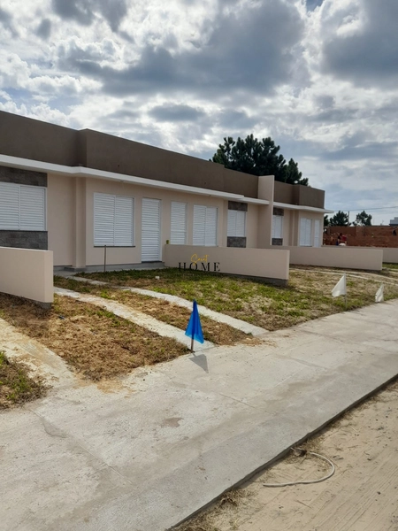 Geminado à venda em Imbé: 1ª foto da galeria de imagens do imóvel