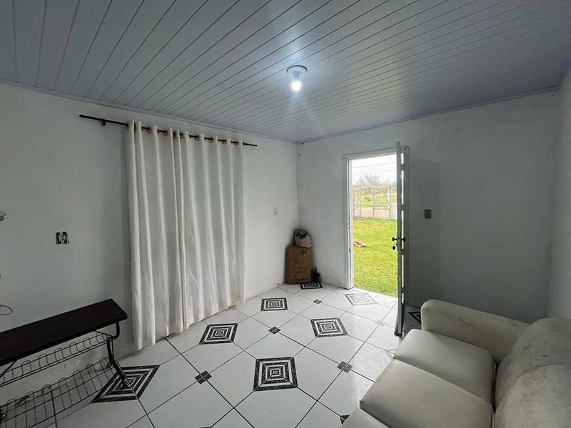 Casa à venda em Imbé: 2ª foto da galeria de imagens do imóvel