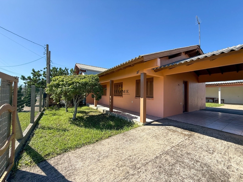 Casa à venda próxima ao mar em Imbé: 2ª foto da galeria de imagens do imóvel