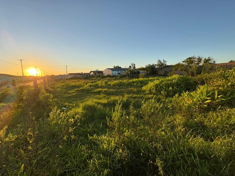 Terreno à venda próxima ao mar : 3ª foto da galeria de imagens do imóvel