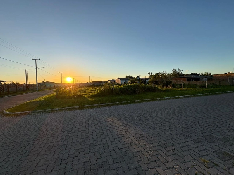 Terreno à venda próxima ao mar : 6ª foto da galeria de imagens do imóvel