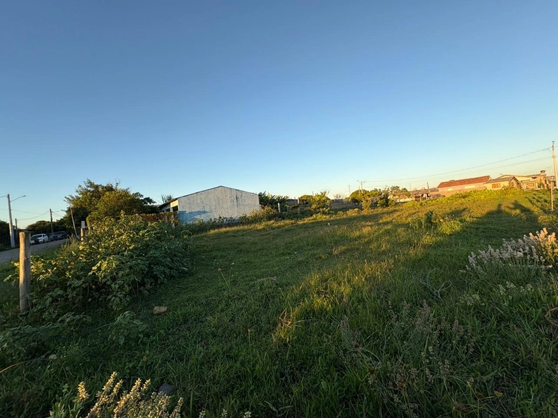 Terreno à venda próxima ao mar : 4ª foto da galeria de imagens do imóvel