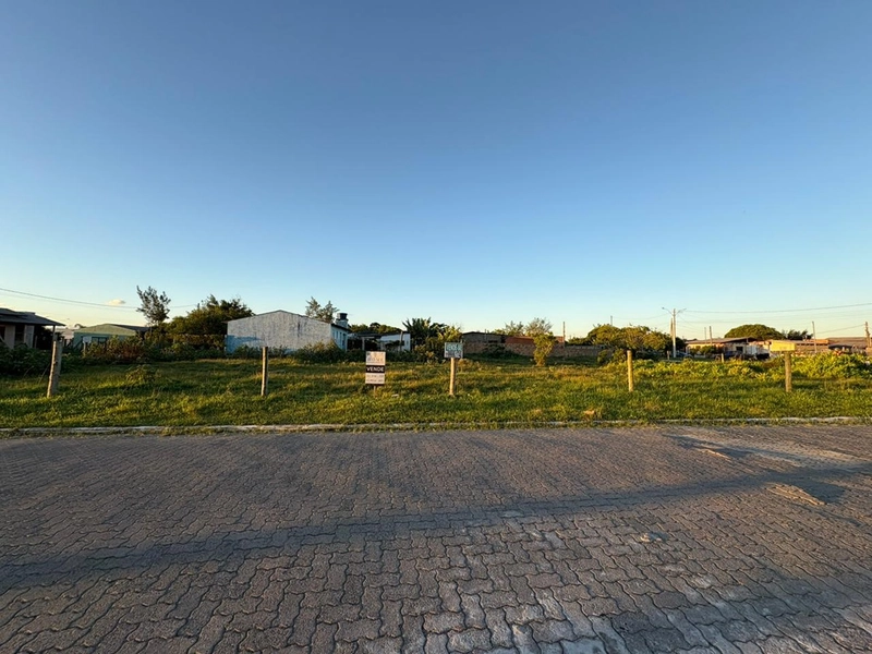 Terreno à venda próxima ao mar : 5ª foto da galeria de imagens do imóvel