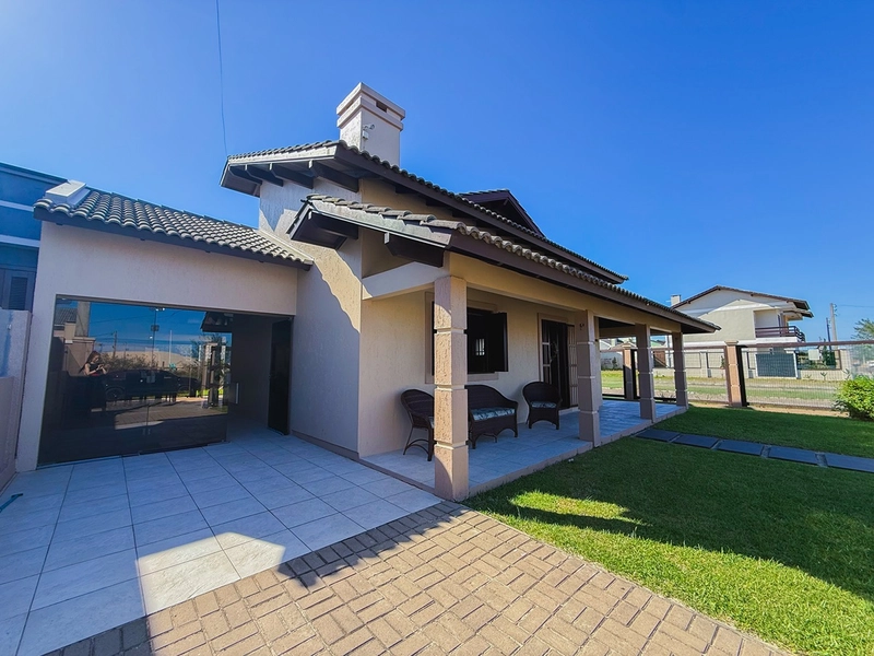 Casa à venda em Imbé - Centro: 1ª foto da galeria de imagens do imóvel