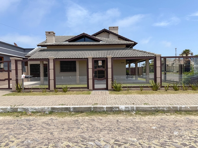 Casa à venda em Imbé - Centro: 2ª foto da galeria de imagens do imóvel