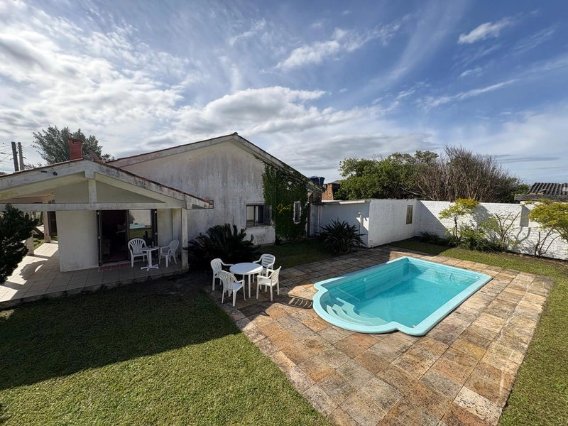 Casa em Santa Teresinha: 3ª foto da galeria de imagens do imóvel