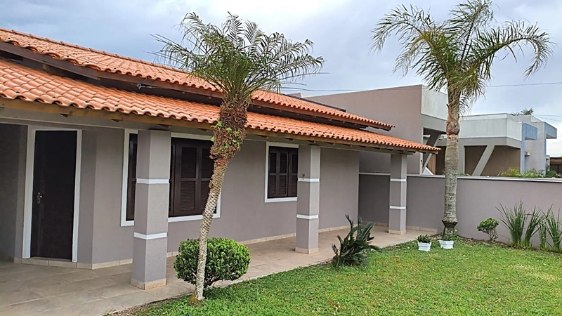 Casa à venda em Imbé: 2ª foto da galeria de imagens do imóvel