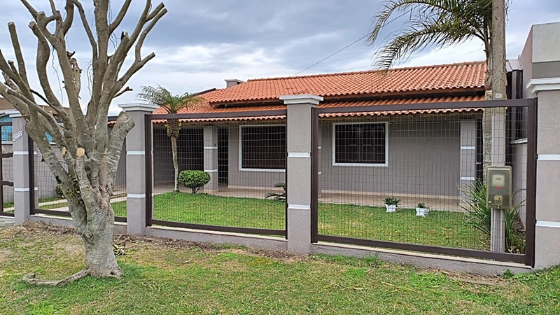 Casa à venda em Imbé: 1ª foto da galeria de imagens do imóvel