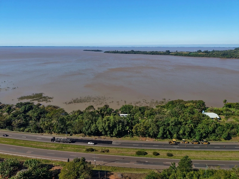 CHÁCARA / SÍTIO À VENDA – UM PARAÍSO NA BEIRA DA LAGOA!: 3ª foto da galeria de imagens do imóvel
