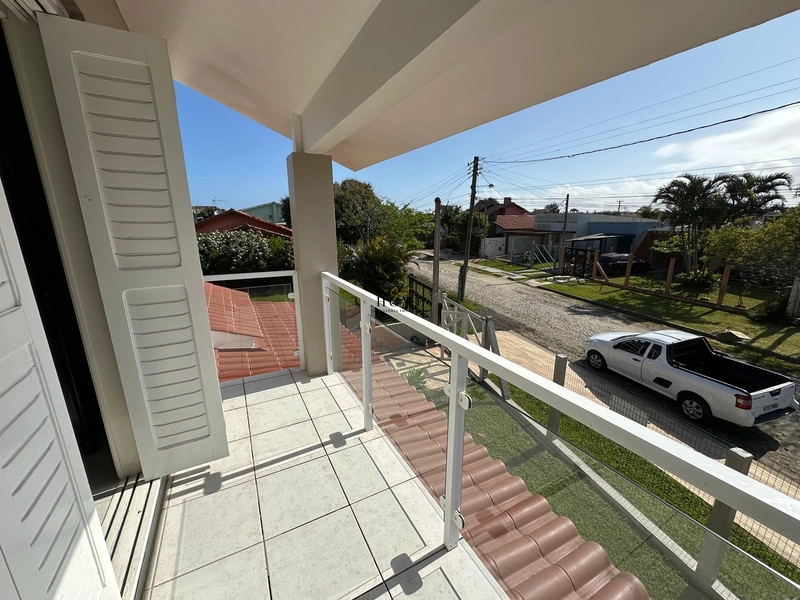 Casa à venda no centro de Imbé: 3ª foto da galeria de imagens do imóvel