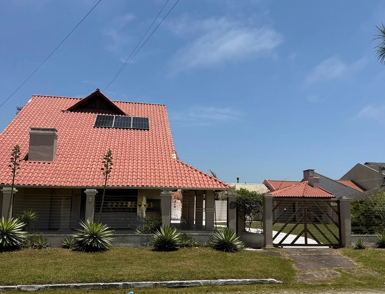 Casa à venda em Imbé - centro: 1ª foto da galeria de imagens do imóvel