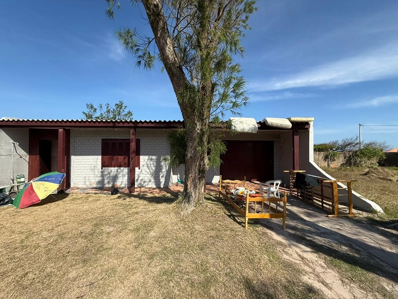 Casa à venda em Mariluz com 2 terrenos: 1ª foto da galeria de imagens do imóvel