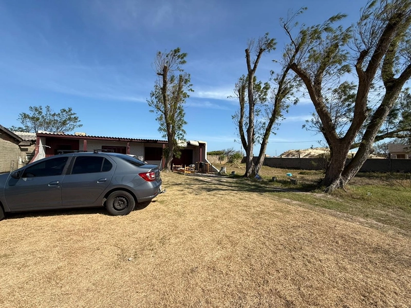 Casa à venda em Mariluz com 2 terrenos: 4ª foto da galeria de imagens do imóvel