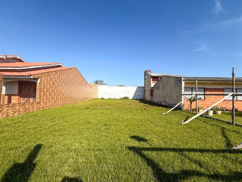 Terreno à venda em imbé: 1ª foto da galeria de imagens do imóvel