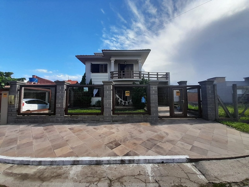 Sobrado à venda em Mariluz: 1ª foto da galeria de imagens do imóvel