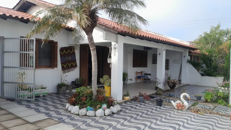 Casa à venda em Imbé - Centro: 1ª foto da galeria de imagens do imóvel