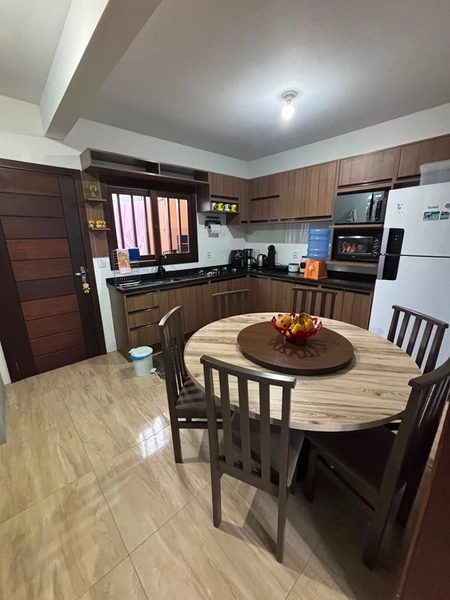 Casa à venda no centro de Imbé: 3ª foto da galeria de imagens do imóvel