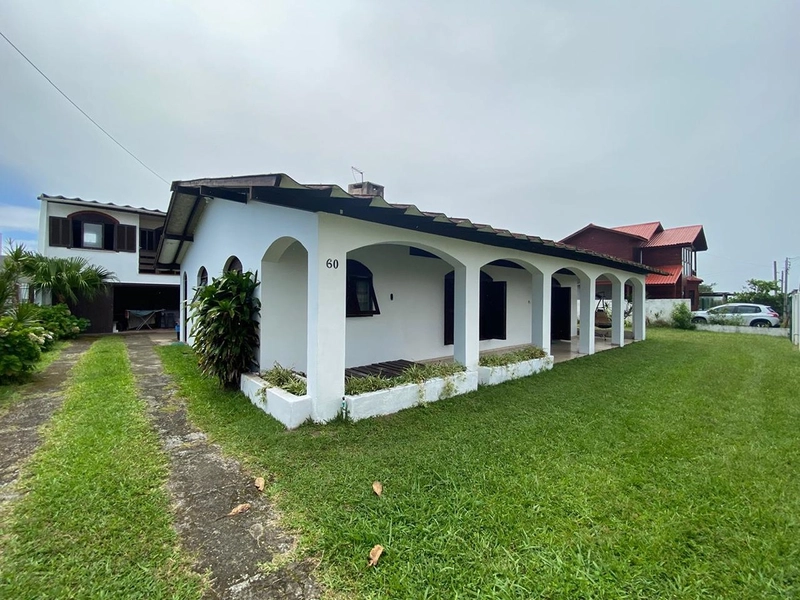 Casa à venda próxima ao mar: 1ª foto da galeria de imagens do imóvel