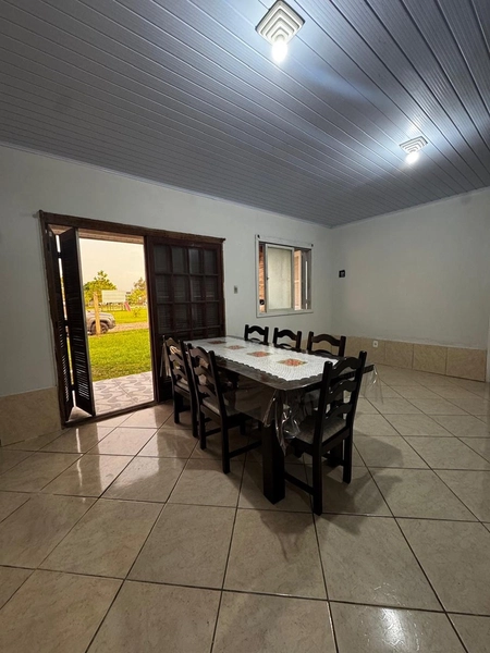 Casa à venda em Imbé: 2ª foto da galeria de imagens do imóvel