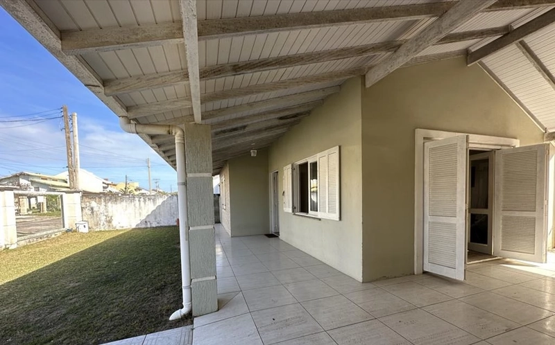 Casa à venda no centro de Imbé: 2ª foto da galeria de imagens do imóvel