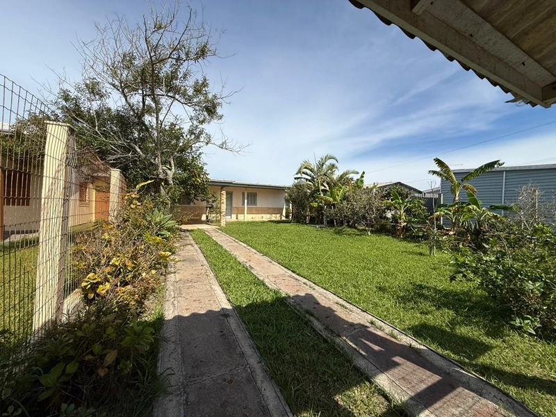 Casa à venda em Mariluz - Próxima ao mar : 2ª foto da galeria de imagens do imóvel