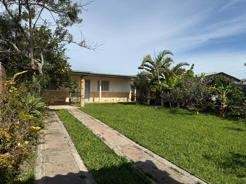 Casa à venda em Mariluz - Próxima ao mar : 3ª foto da galeria de imagens do imóvel