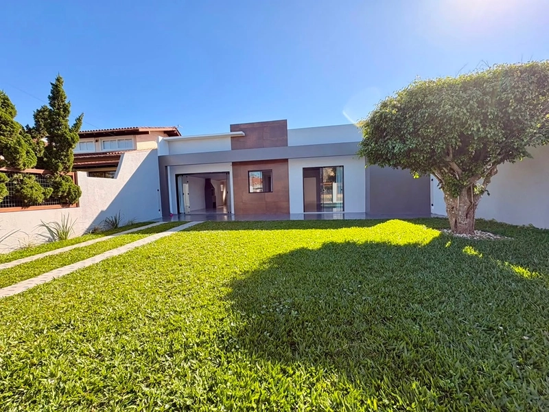 Excelente oportunidade no Balneário Harmonia, a apenas 150 metros do mar! 🌊🏡: 1ª foto da galeria de imagens do imóvel