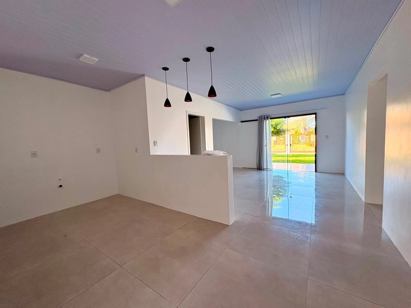Excelente oportunidade no Balneário Harmonia, a apenas 150 metros do mar! 🌊🏡: 3ª foto da galeria de imagens do imóvel
