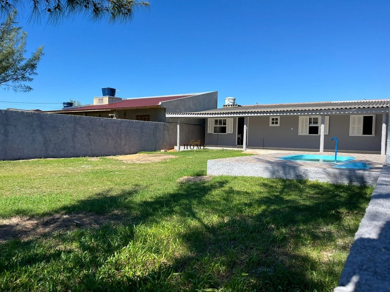 Casa à venda em Imbé: 2ª foto da galeria de imagens do imóvel