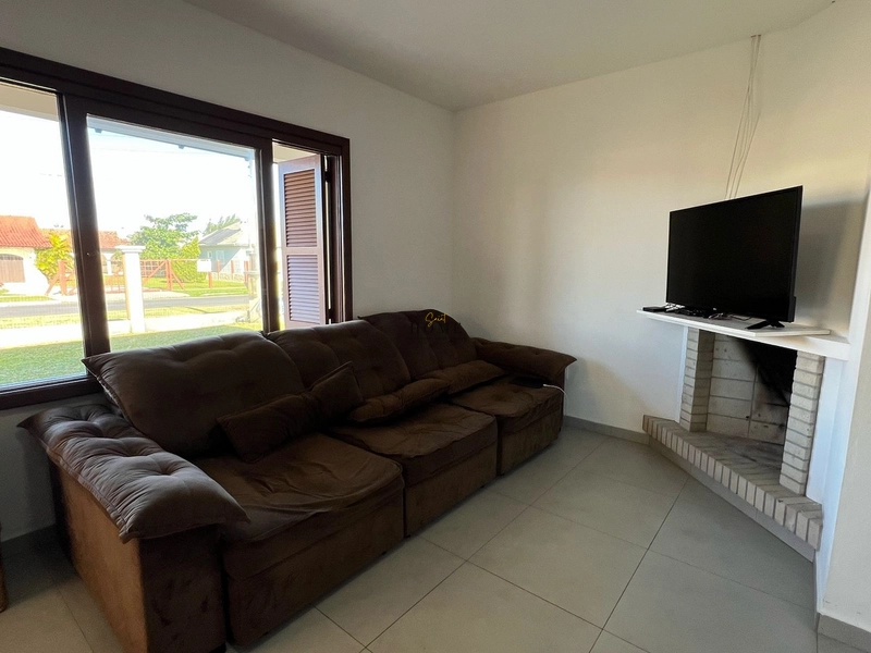 Casa à venda no centro de Imbé: 1ª foto da galeria de imagens do imóvel