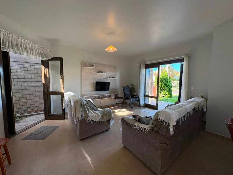 Casa à venda em Imbé - Próxima ao mar: 3ª foto da galeria de imagens do imóvel