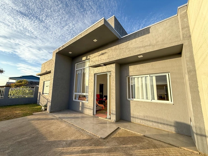 Casa à venda em Imbé, Balneário Mariluz, próxima ao mar!: 1ª foto da galeria de imagens do imóvel