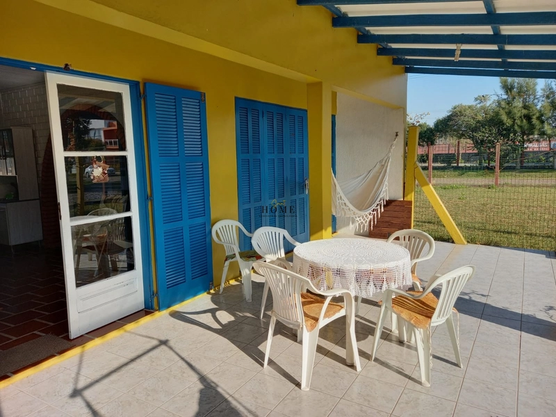 Casa à venda, próximo ao mar: 2ª foto da galeria de imagens do imóvel