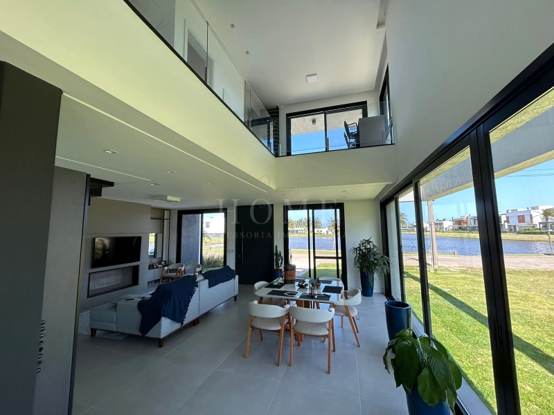 CASA EM CONDOMÍNIO, COM 4 SUÍTES, MOBILIADA E DECORADA!: 3ª foto da galeria de imagens do imóvel