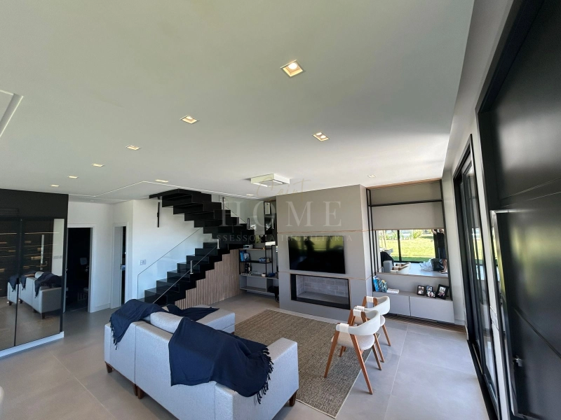 CASA EM CONDOMÍNIO, COM 4 SUÍTES, MOBILIADA E DECORADA!: 9ª foto da galeria de imagens do imóvel