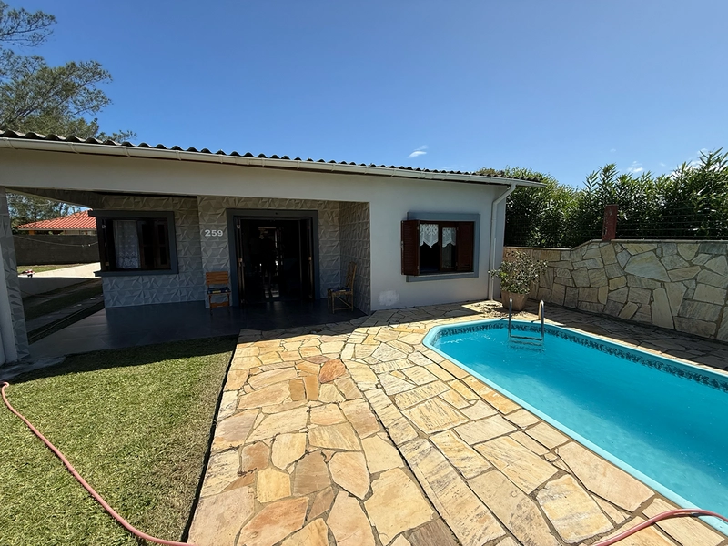 🏖️ Casa à venda em Imbé – Balneário Albatroz - A poucos passos do mar 🌊 Exclusivo da Imobiliária : 3ª foto da galeria de imagens do imóvel