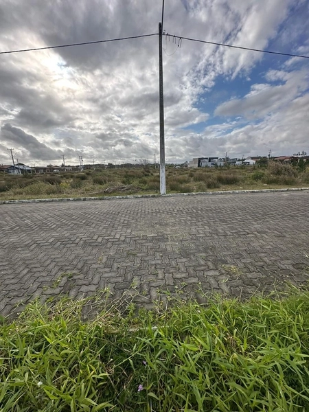 Terreno à venda em imbé: 2ª foto da galeria de imagens do imóvel