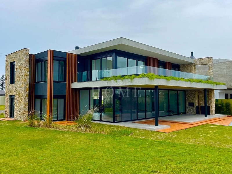 Casa à venda: 10ª foto da galeria de imagens do imóvel