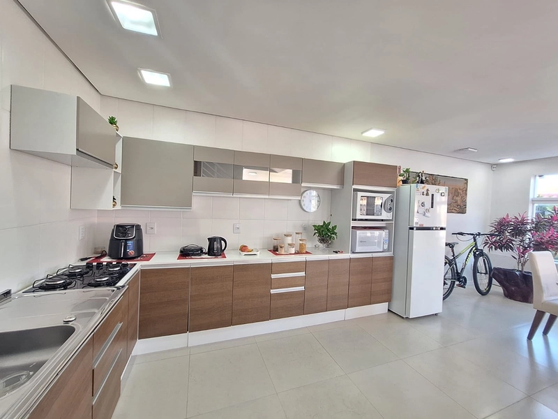 Linda casa à venda na praia de Imbé – Próxima ao mar!: 3ª foto da galeria de imagens do imóvel