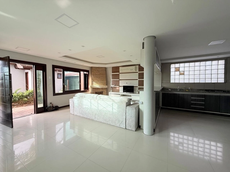 🏡 CASA DE ALTO PADRÃO À VENDA EM IMBÉ – CONFORTO, LAZER E SOFISTICAÇÃO!: 9ª foto da galeria de imagens do imóvel