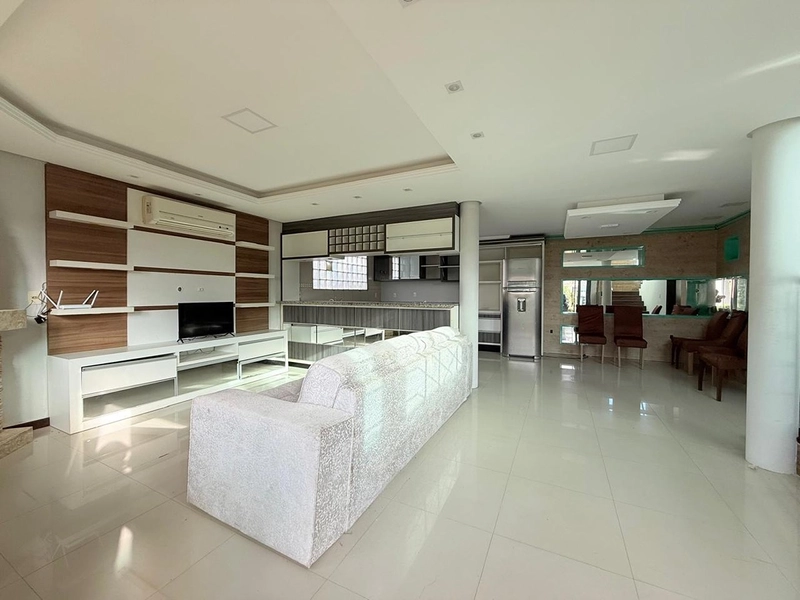 🏡 CASA DE ALTO PADRÃO À VENDA EM IMBÉ – CONFORTO, LAZER E SOFISTICAÇÃO!: 8ª foto da galeria de imagens do imóvel