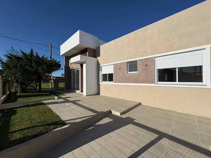 Casa à venda em Imbé - centro: 1ª foto da galeria de imagens do imóvel