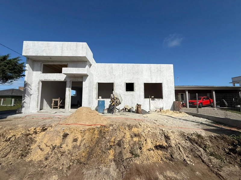 Casa à venda em Imbé - centro: 1ª foto da galeria de imagens do imóvel