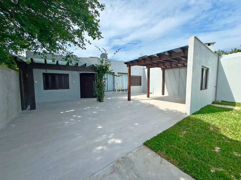 Casa à venda no centro de Imbé: 1ª foto da galeria de imagens do imóvel