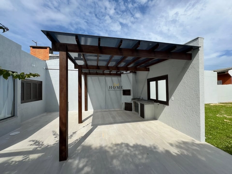 Casa à venda no centro de Imbé: 2ª foto da galeria de imagens do imóvel