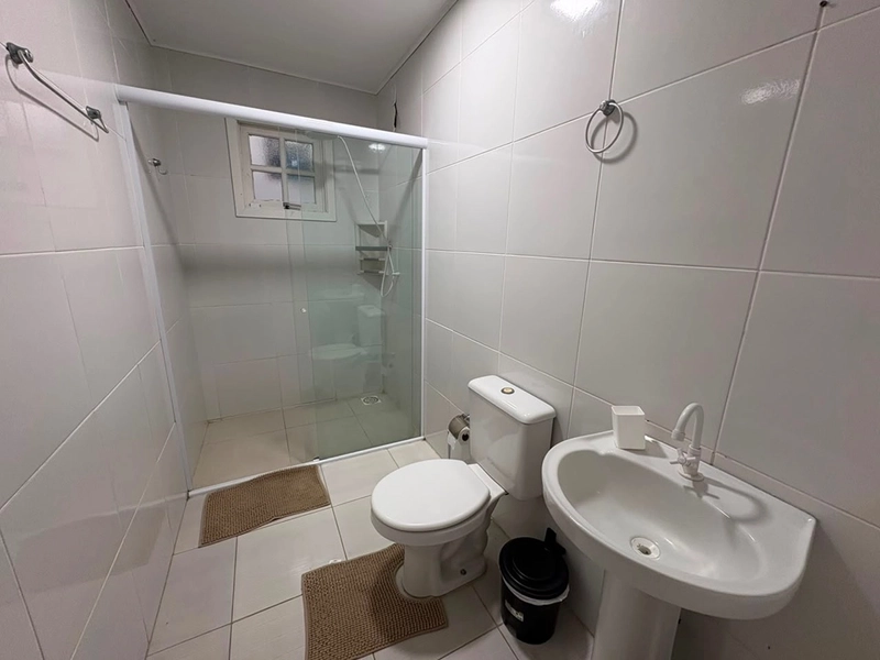 🏡 Sobrado com Piscina no Centro de Imbé – Apenas 4 Quadras do Mar!: 14ª foto da galeria de imagens do imóvel
