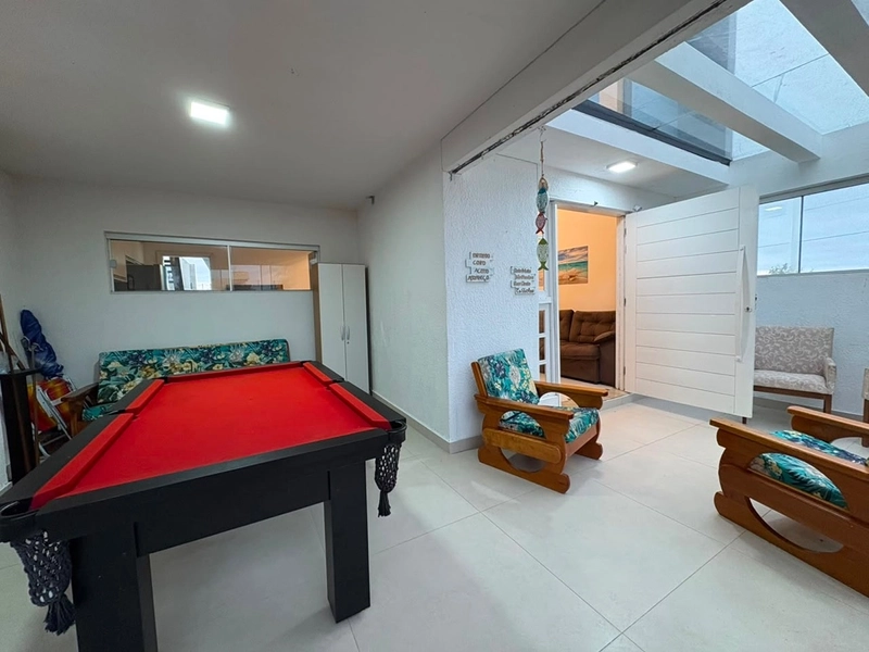 🏡 Sobrado com Piscina no Centro de Imbé – Apenas 4 Quadras do Mar!: 15ª foto da galeria de imagens do imóvel