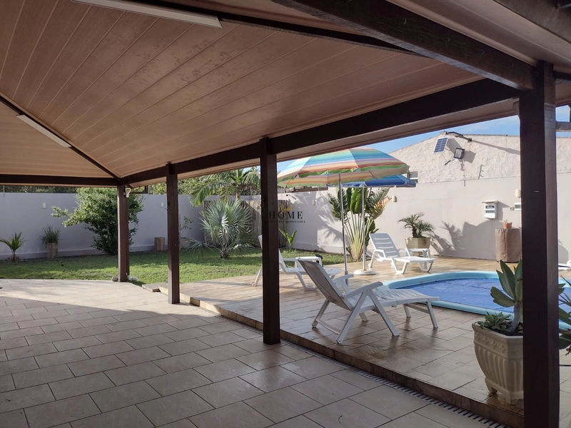 Casa em Mariluz com 2 terrenos: 3ª foto da galeria de imagens do imóvel